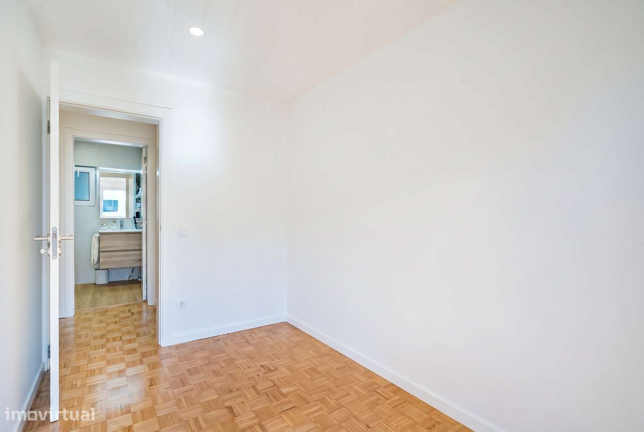 T3 luminoso e moderno em zona residencial tranquila da Figueira da Foz-13