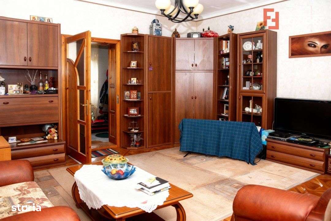 Casa individuala cu 4 camere, garaj si teren de 694 mp, zona Bujac Ara - Imagine principală: 2/11
