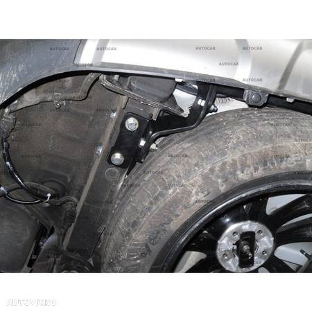 Carlig de remorcare pentru Santa Fe -5 usi. 2+4WD - sistem demontabil automat - vertical - din 08.2012/- - 13