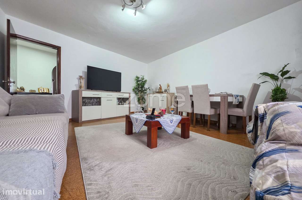 Moradia T3+1 com Terraço e Vista Mar nos Remédios, Lagoa - Grande imagem: 5/21