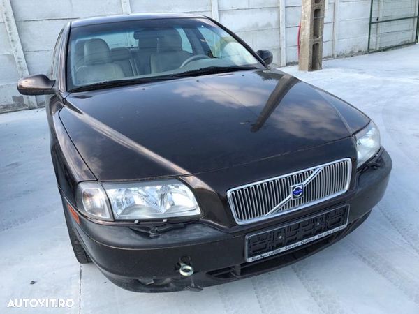 Dezmembrez Volvo S80 - 2002 2.4 benzina - 1