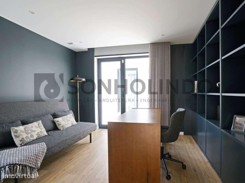 Moradia térrea de 4 frentes, inserida em lote de 700m2, ano de cons...-15