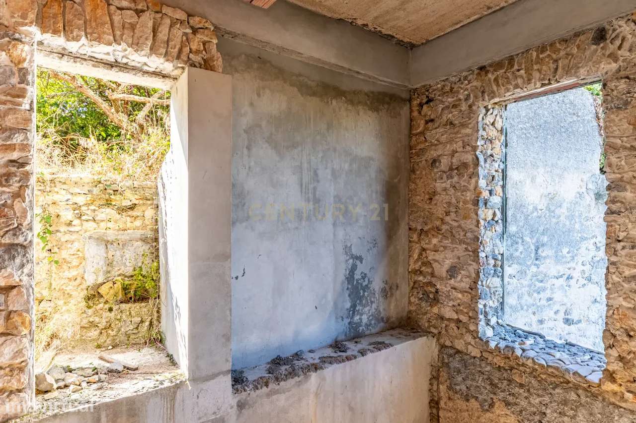 Hotel de 4 Estrelas com Projeto Aprovado e Mobilidade Única na Vila de-7