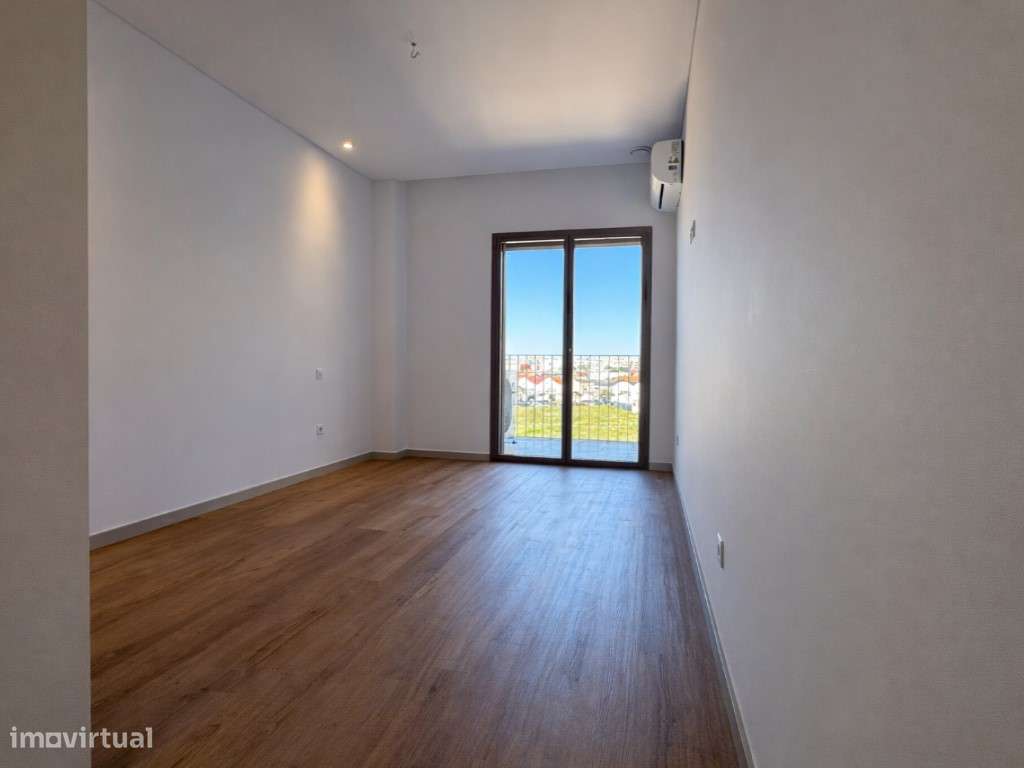 Venda | 2 Suites | 2 Varandas | Lugar de Garagem | Elevador-6