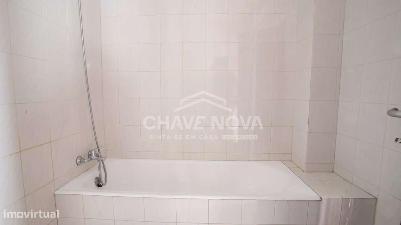 FN - T1+1 com garagem fechada | Canelas-14
