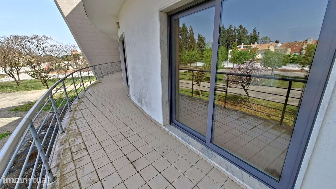 Apartamento T4 com 297m², Garagem e Lugar  estacionamento  Pinhal Novo-14