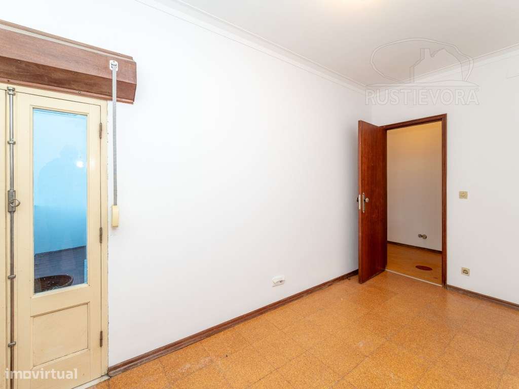 Moradia Unifamiliar T4 com quintal e terraço | Évora-21