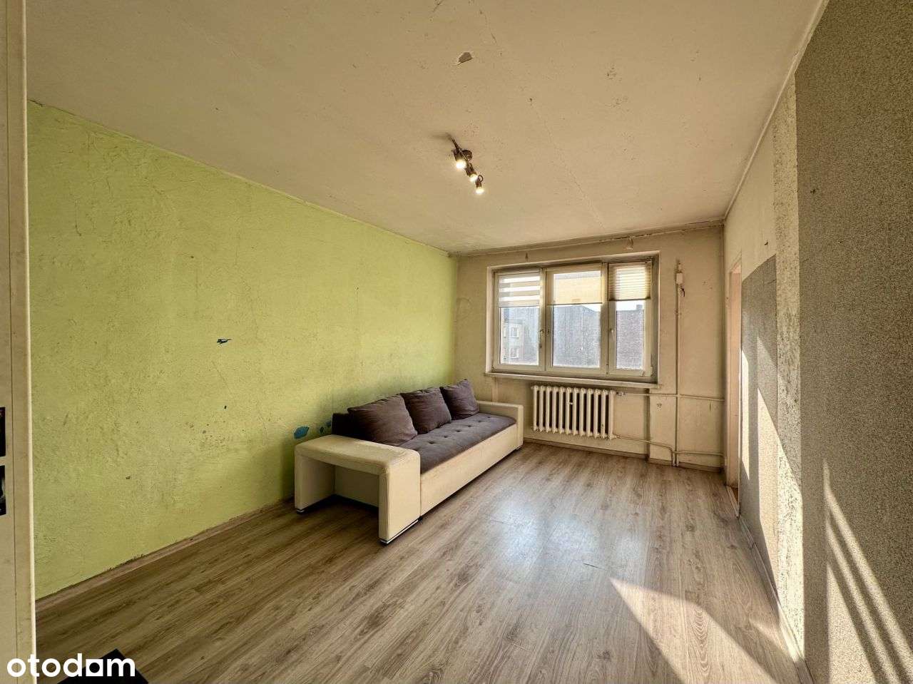 Kawalerka do remontu, ogrzewanie miejskie-1