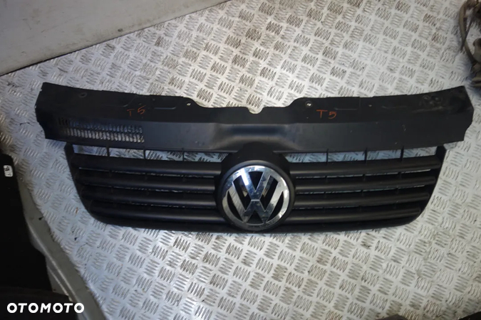 GRILL ATRAPA VOLKSWAGEN T5 - 1