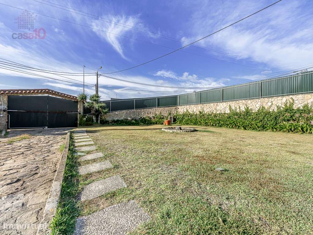 Moradia T5 renovada em Algueirão-Mem Martins, com piscina e jardim-24