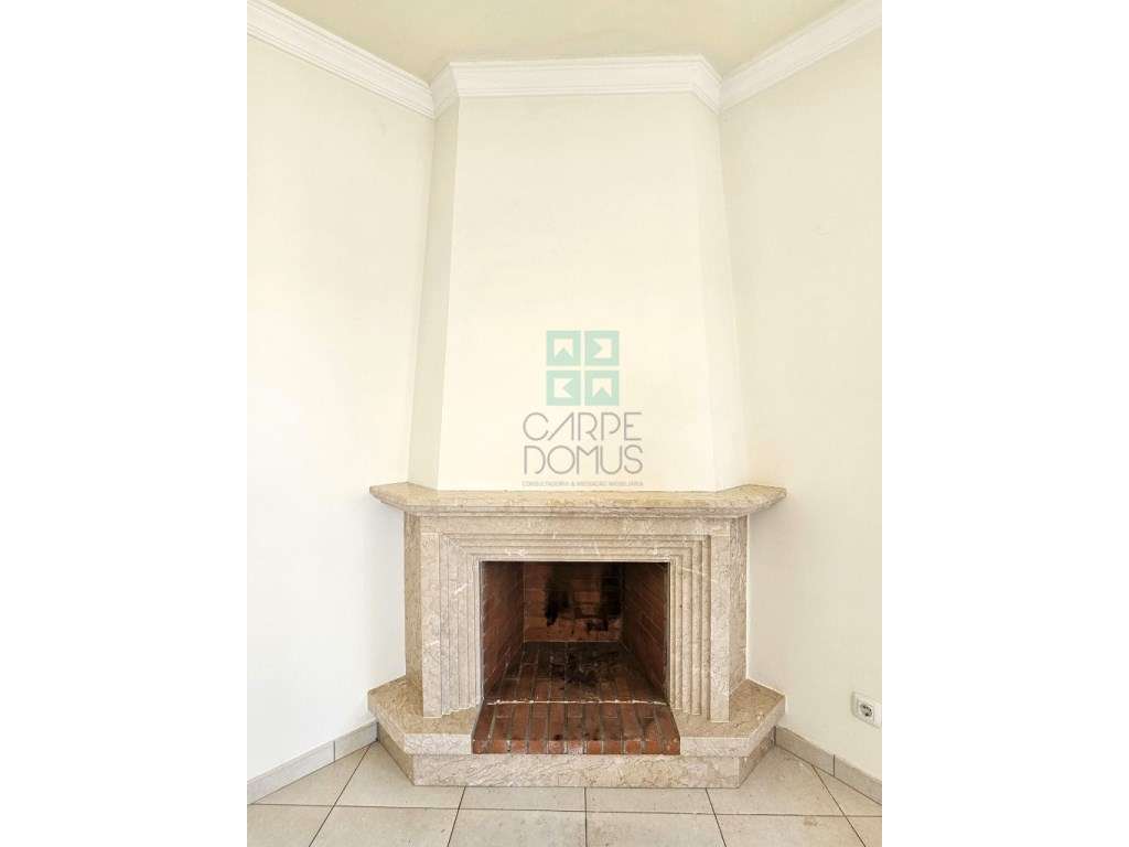 Apartamento T2 com 124,64m2, parqueamento para 2 viaturas, no centr...-18