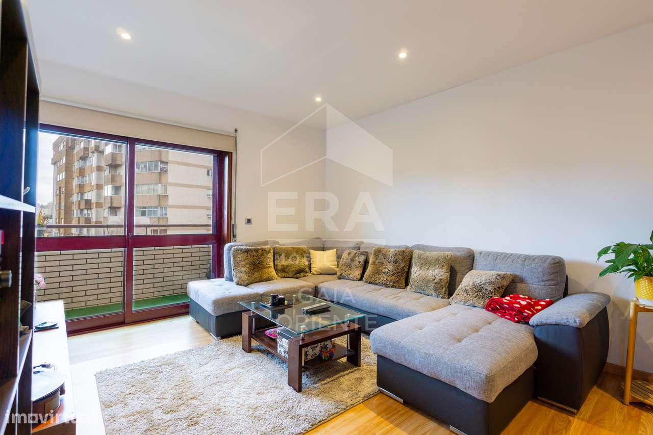 Apartamento T3 com Excelentes Áreas em Oliveira do Douro-11