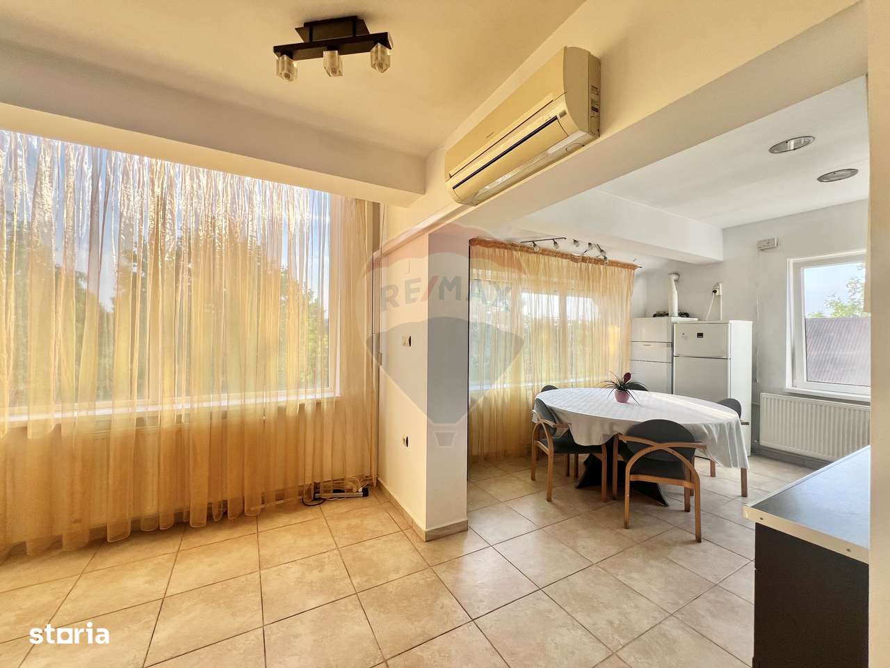 Casă spațioasă și versatilă în Păsărea (Brănești)-9