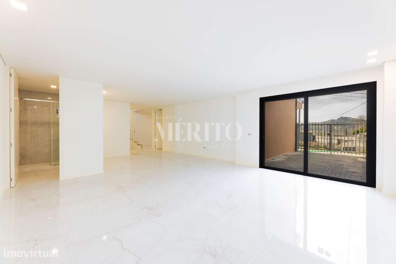 MORADIA T3 GEMINADA - NOVA-7