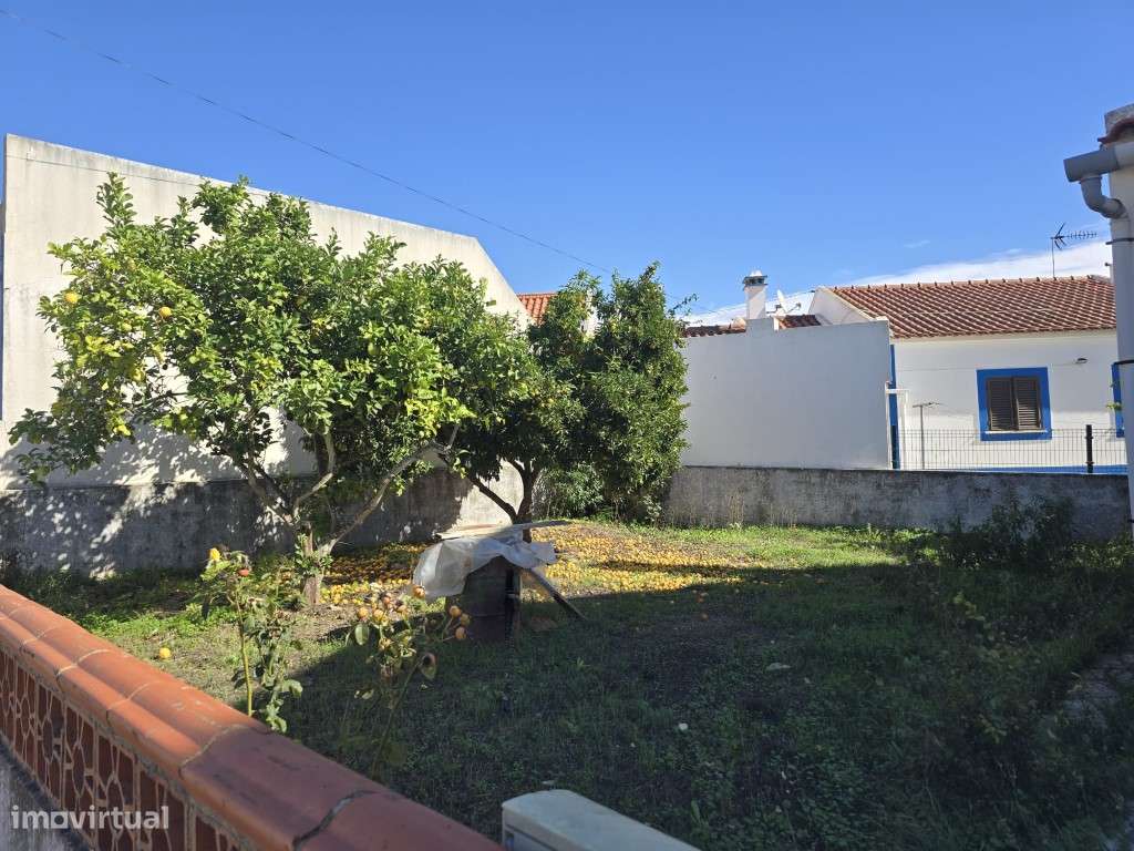 Moradia com Garagem e Quintal - Grande imagem: 5/22