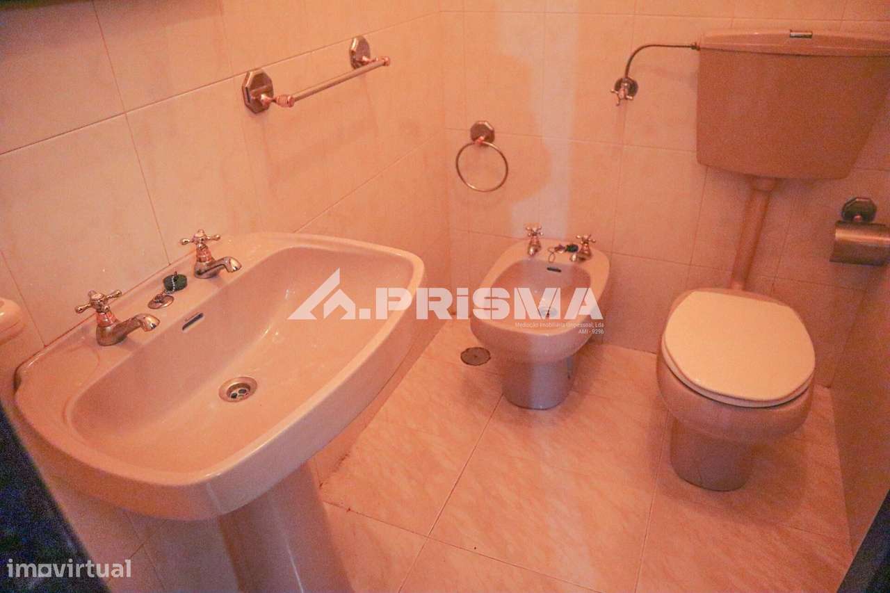 Apartamento T3 com garagem para venda em Castelo Branco-31