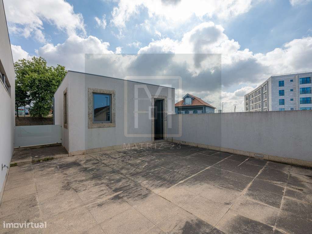 MORADIA T4+1 | 2 TERRAÇOS | LOGRADOURO | GARAGEM | PORTO-37