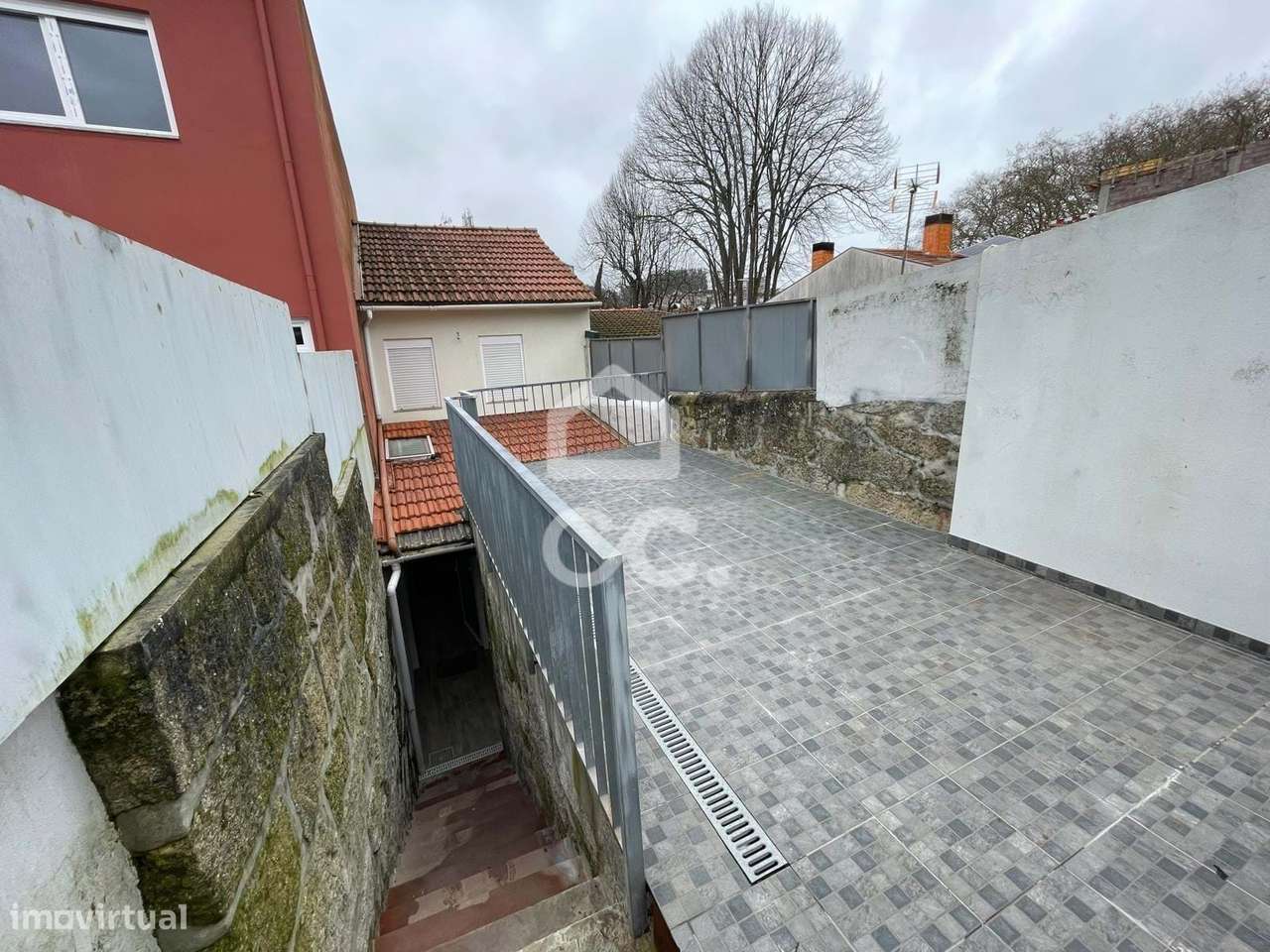 Moradia T2+1 Renovada em Campanhã-25