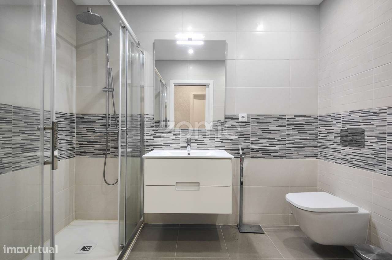 Apartamento T5 Novo em Sacavém-39