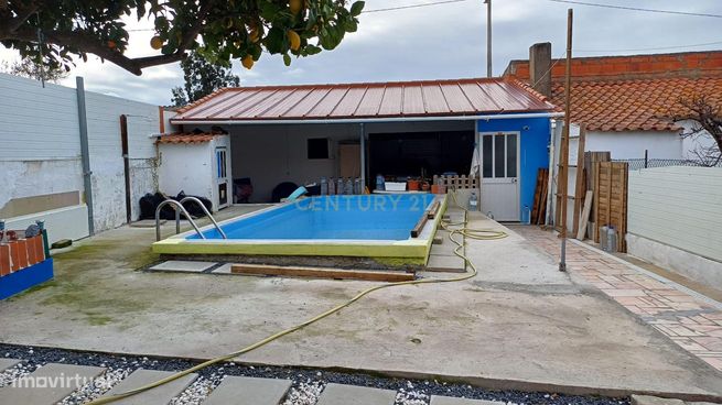 MORADIA T4 COM PISCINA TOTALMENTE REMODELADA - CANHESTROS-7