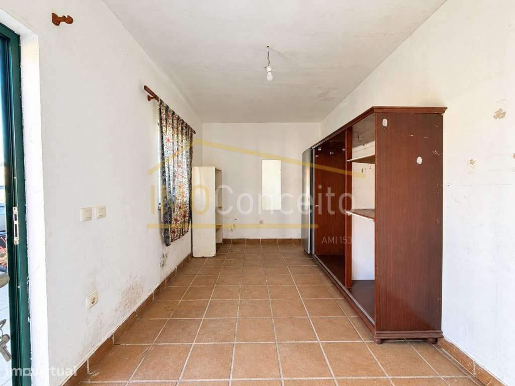 MORADIA T3 COM 2 ANEXOS| PISCINA| EXCELENTE LOCALIZAÇÃO E POTENCIAL...-23