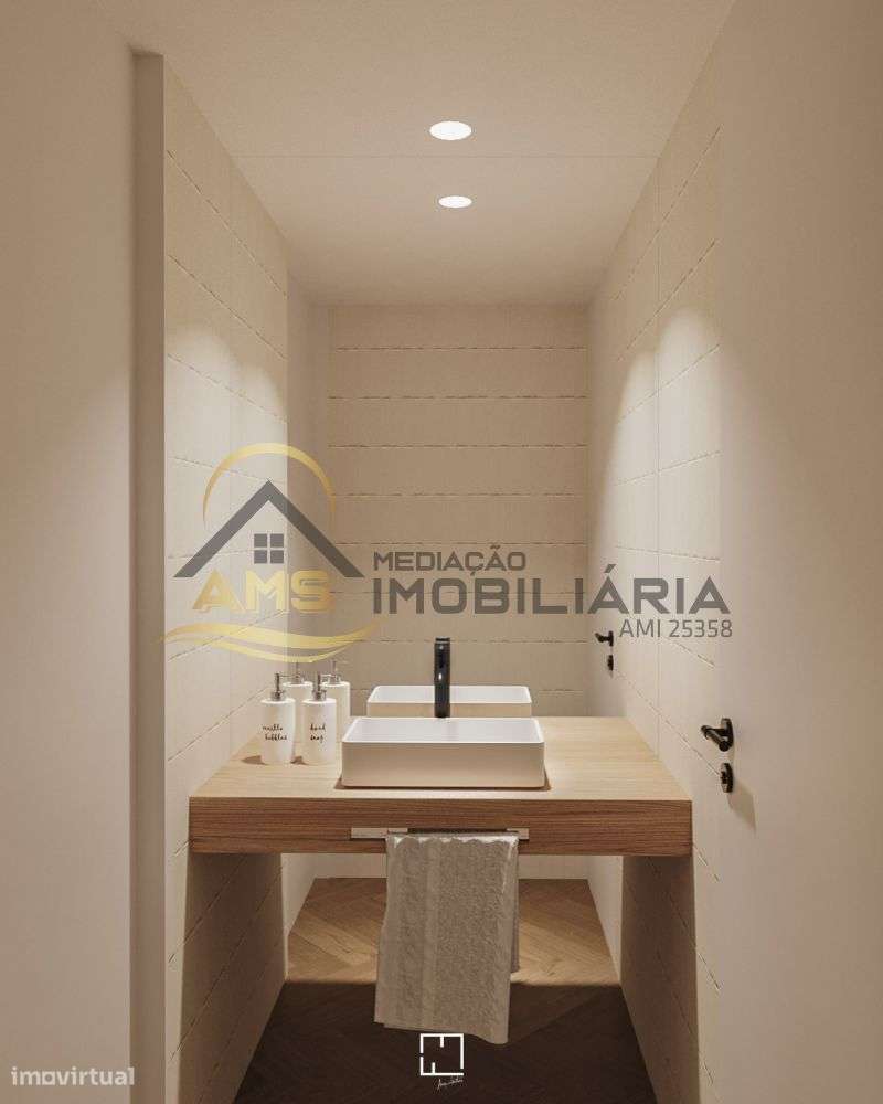 MORADIA T3 DE LUXO COM PISCINA-10