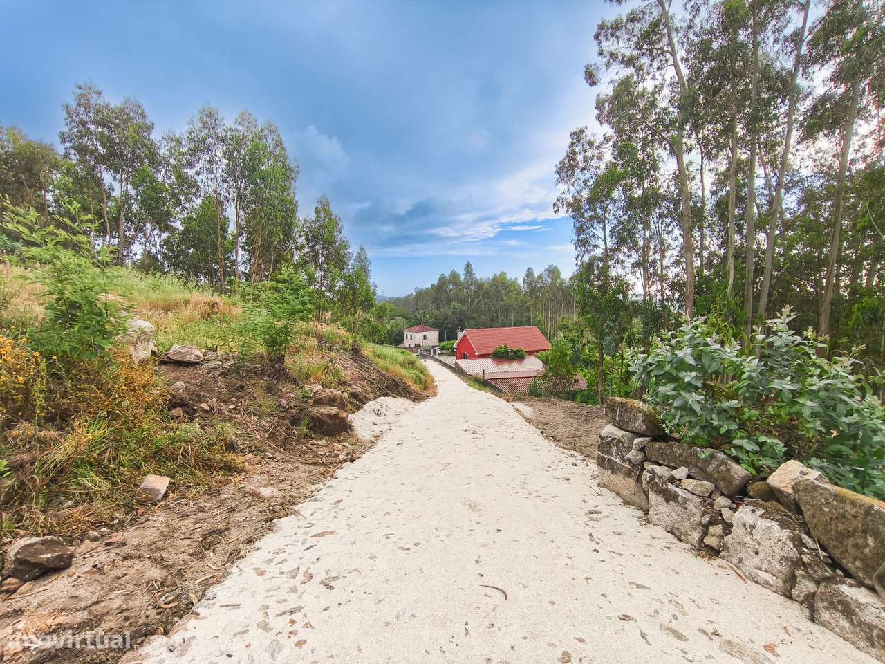 Moradia isolada T2 com jardim em Vila de Punhe-18