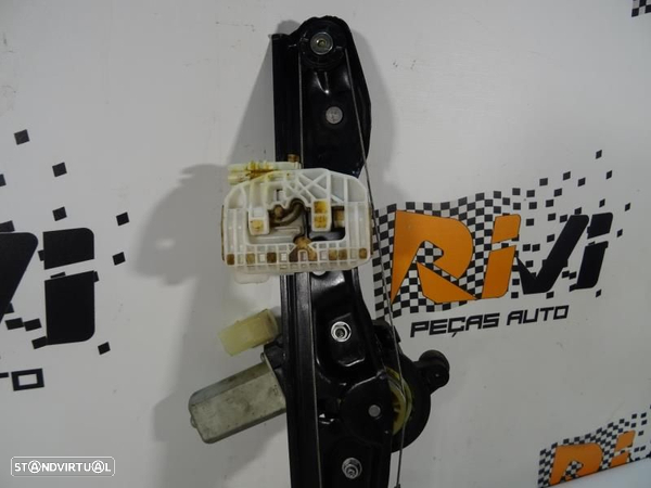 Elevador De Vidro Trás Esquerdo Bmw 1 (F20)  M13970a00 / 5Yy0615 / 500 - 6