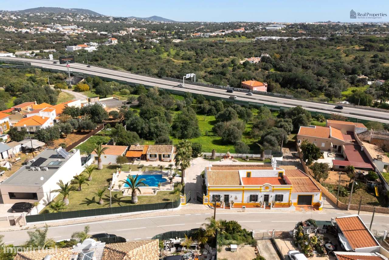 Encanto Algarvio – Moradia Térrea Isolada com Piscina e Jardim-53