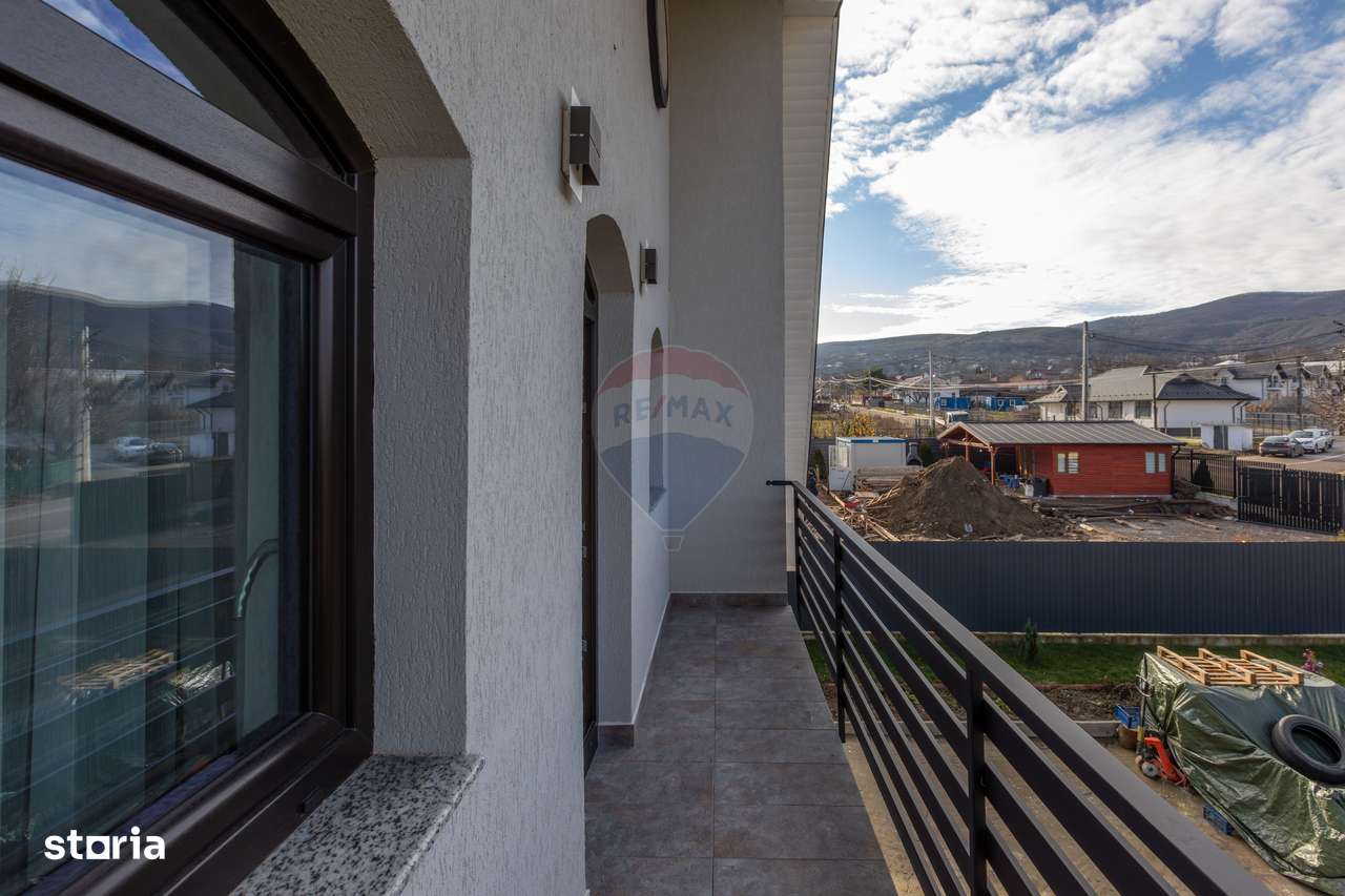 Casă / Vilă nouă,  5 camere, design luxos, teren 1000 mp-14