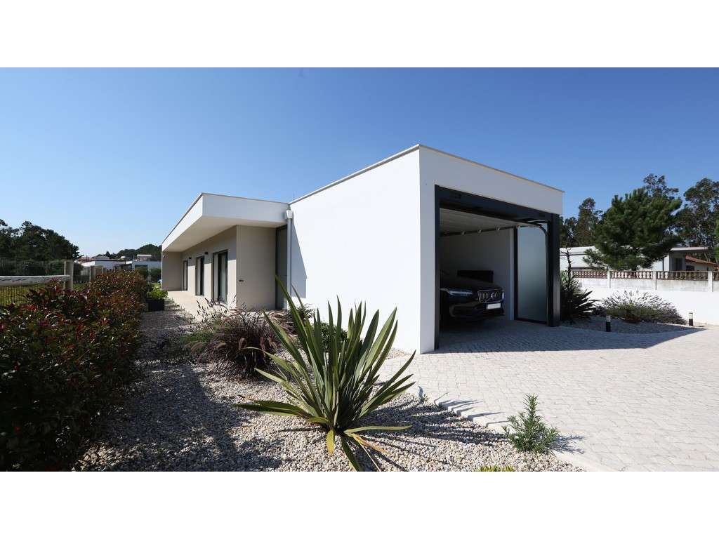 Moradia T4 Contemporânea com Piscina, Jardim e Excelente Localizaçã...-8