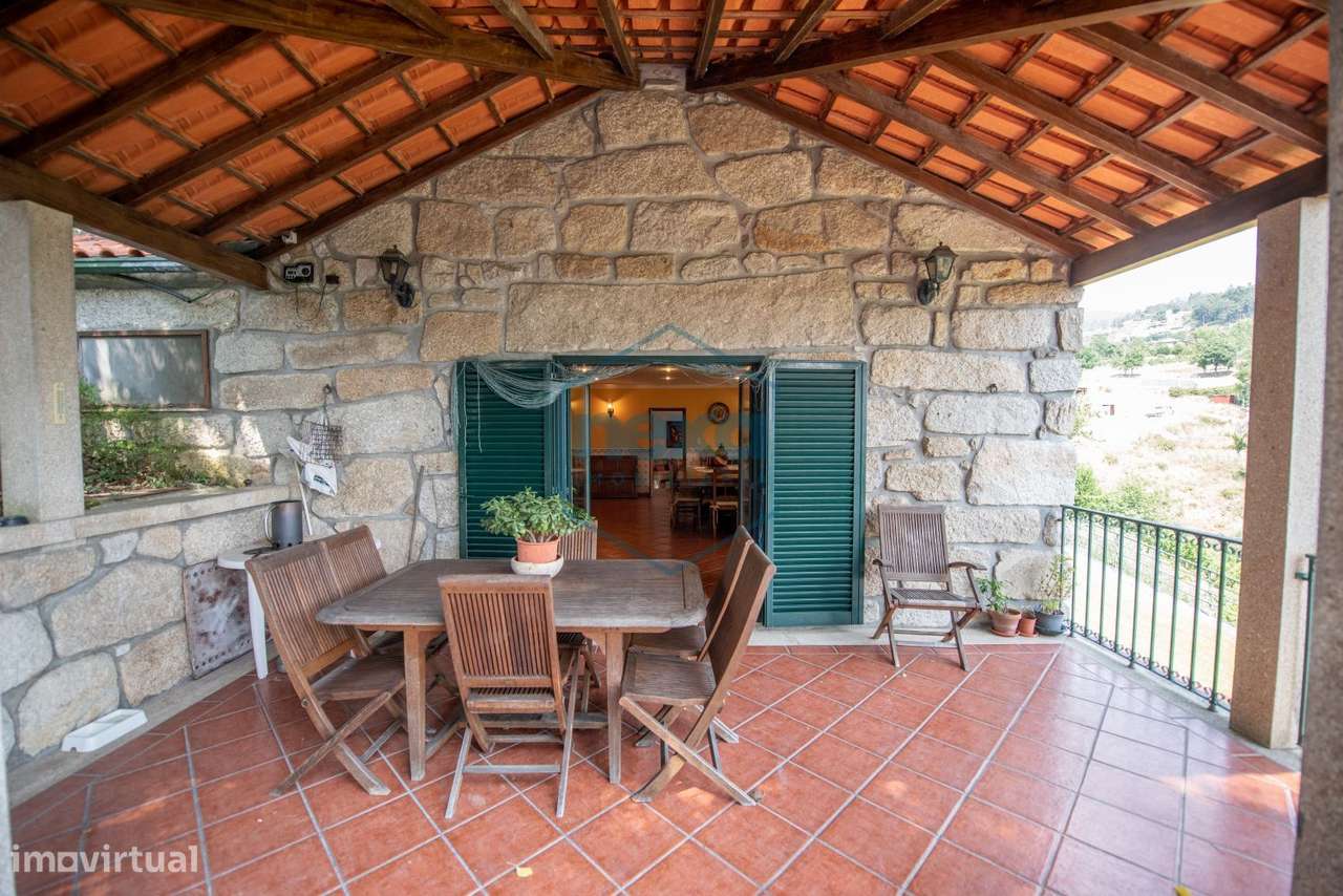 Moradia inserida em Quinta-14