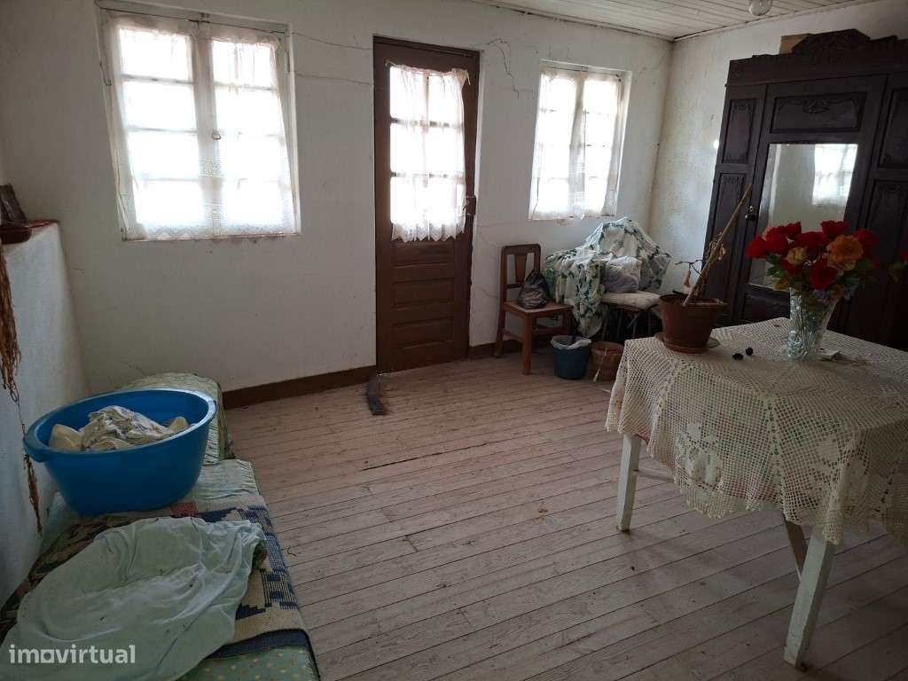 Moradia no centro da aldeia com garagem de 65,60 m²-9