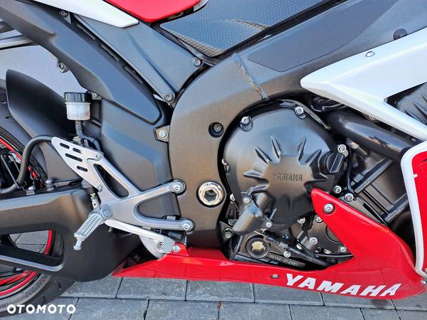 Yamaha R1 - 21