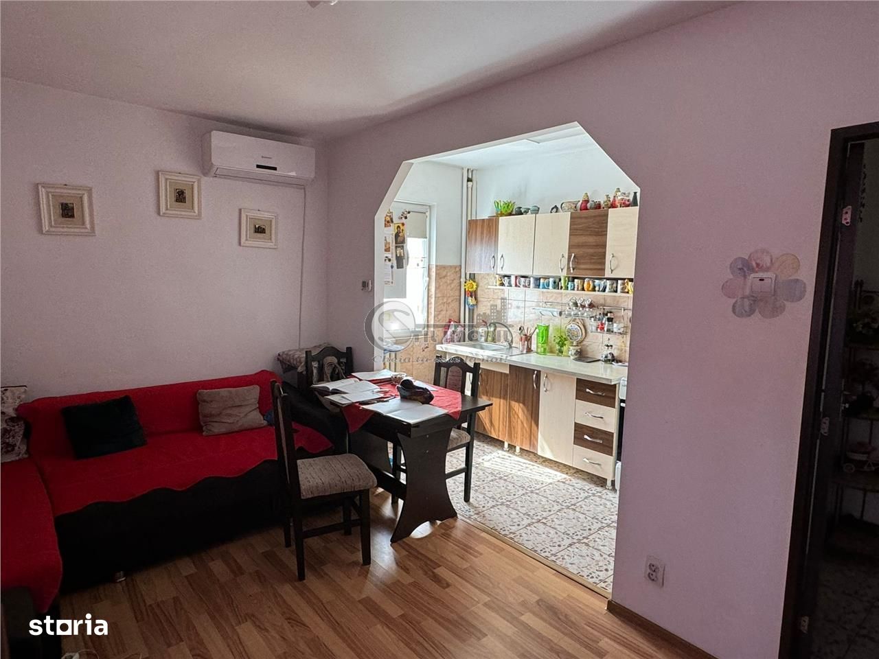 Apartament de 3 camere, etaj intermediar, zona Mircea cel Batran