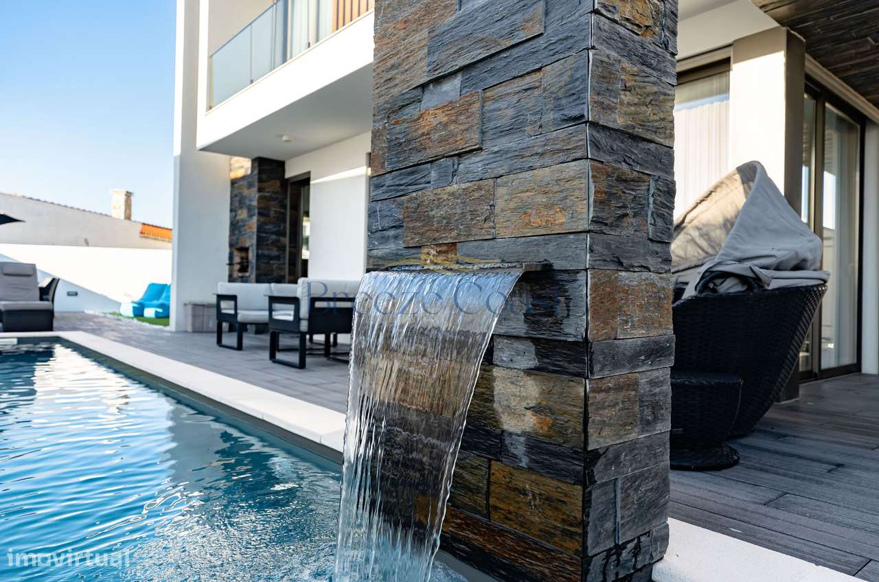 Moradia T4 com Rooftop Vista Mar-25