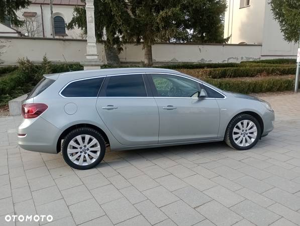 Opel Astra 1.4 Turbo Cosmo - 17