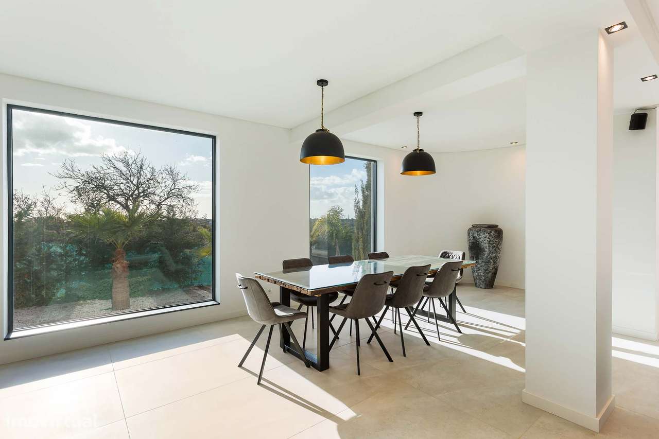 Quinta Moderna de Luxo com 4+1 Suítes, Anexo Independente e Jardim-14