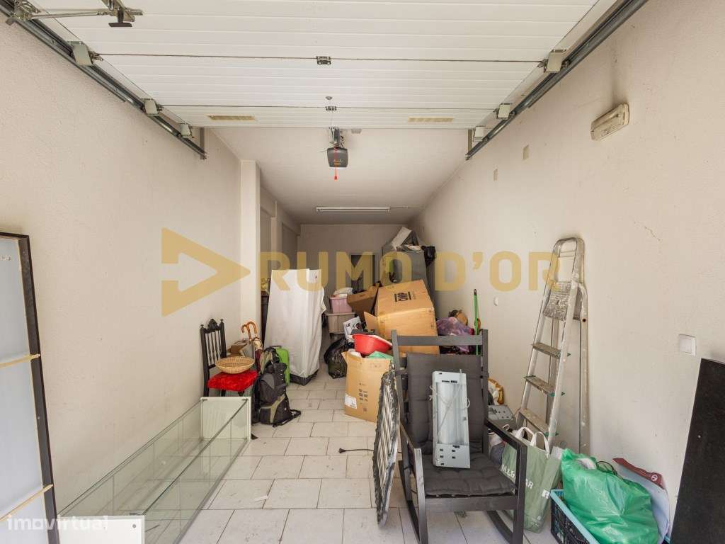 Apartamento T2 com Garagem para 2 Carros em Barnabé - Alenquer-20