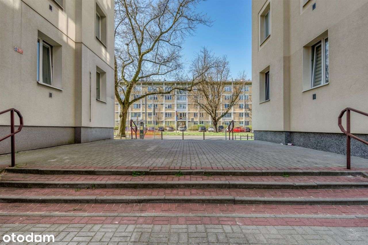 Przestronna Kawalerka na granicy Śródmieścia.-9