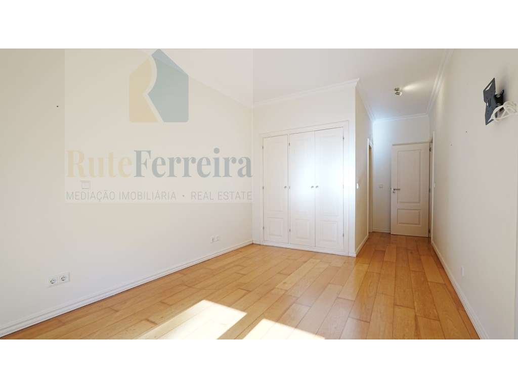 Apartamento T2 no Condomínio de Luxo Campo Real!-18