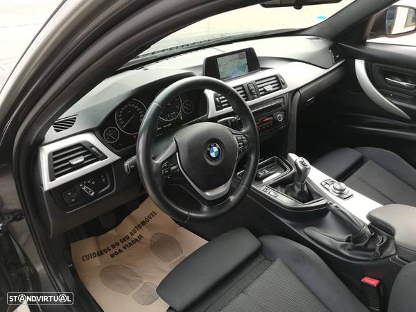 BMW 320 d Touring EfficientDynamics Navigation - 6