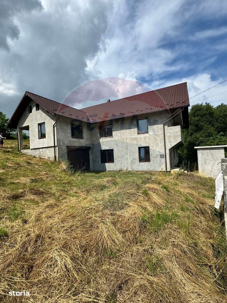 Casă / Vilă cu 7 camere de vânzare - Imagine principală: 3/18