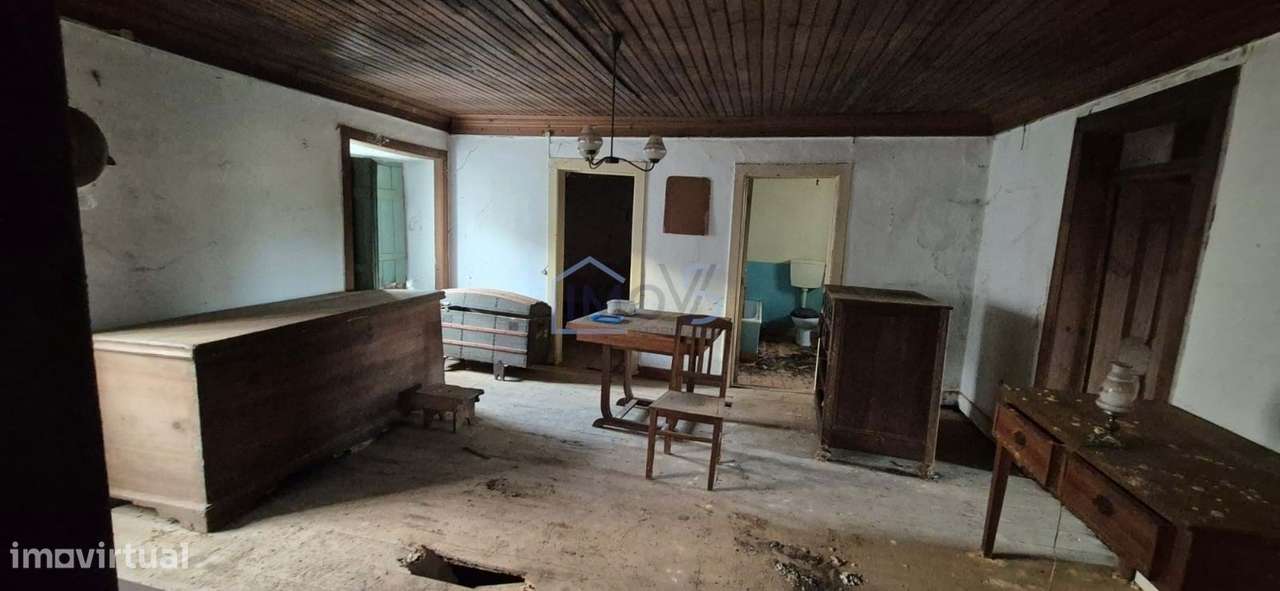 Moradia T2 para Recuperar com Terreno de 4.080 m² | Ferreira do Zêzere-9
