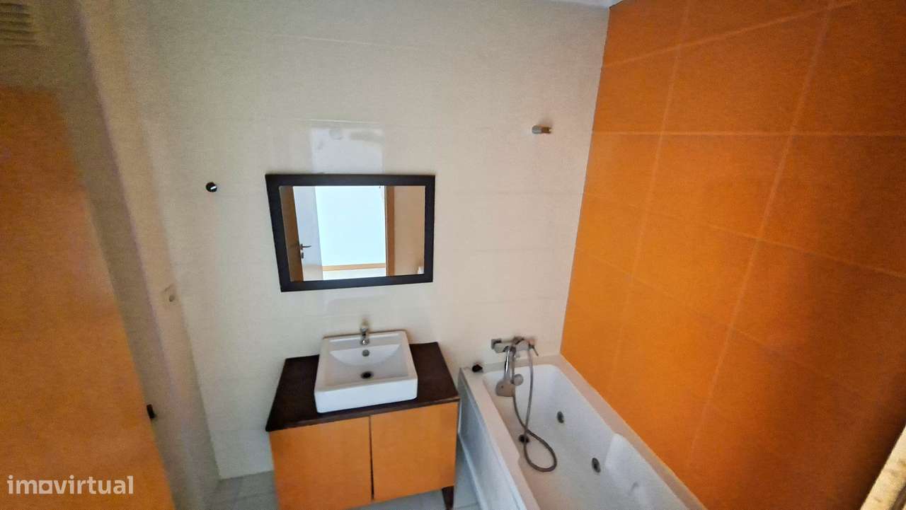 Apartamento T4 com 297m², Garagem e Lugar  estacionamento  Pinhal Novo-17