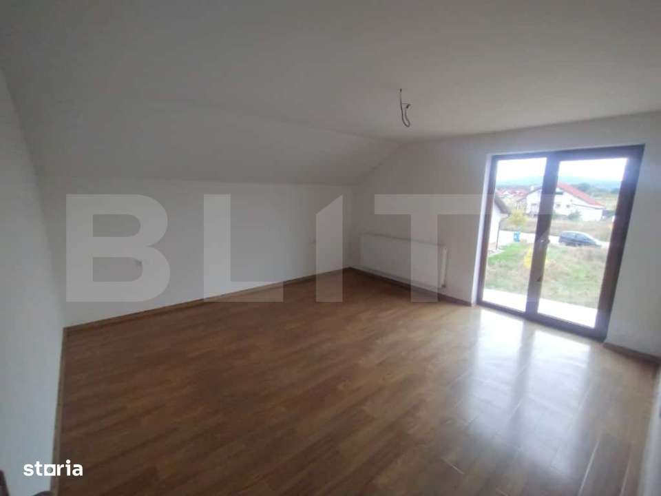 Casa de 140 mp, pe 2 nivele, 4 camere, oras Beclean - Imagine principală: 5/12