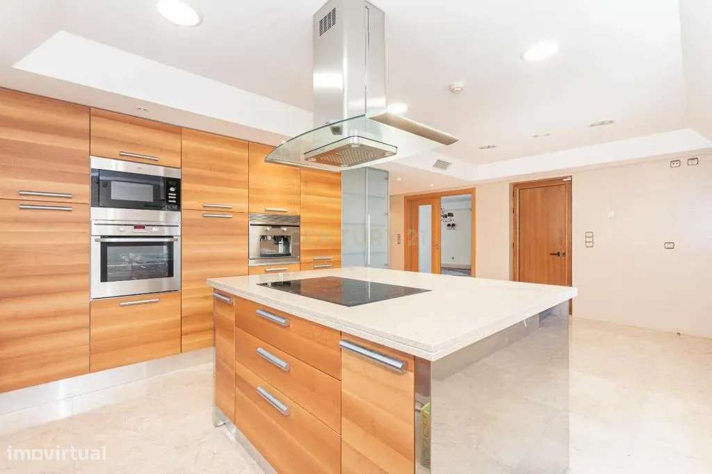 Moradia T8 de grande dimensão em S. João dos Montes, Vila Franca de Xi-20