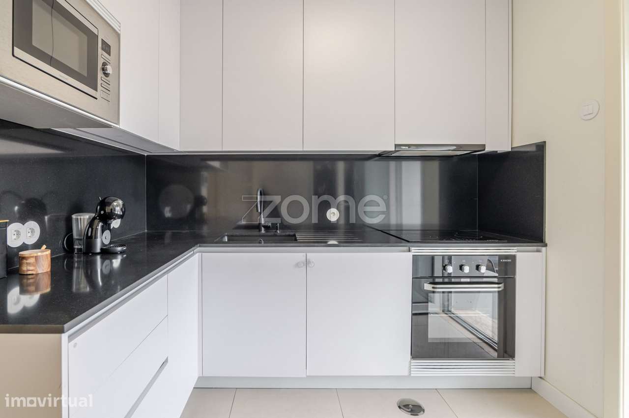 Moradia T3 renovada com jardim nas Antas-13