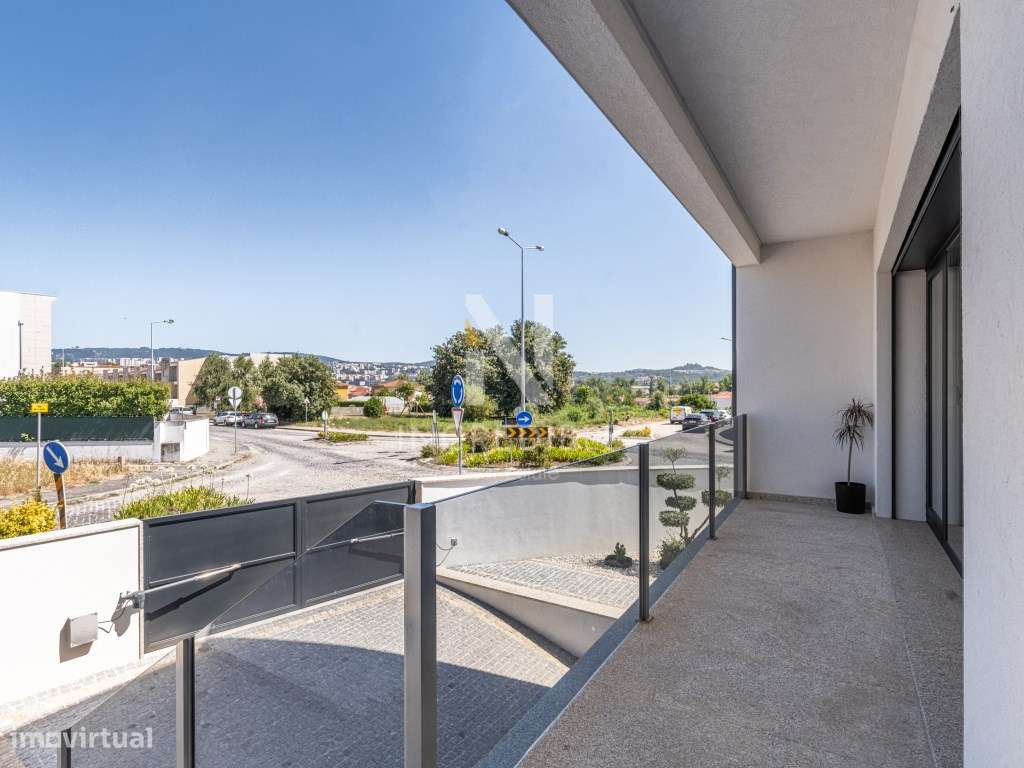 MORADIA T3 SEMI-NOVA EM GAVETO - MERELIM, BRAGA-5