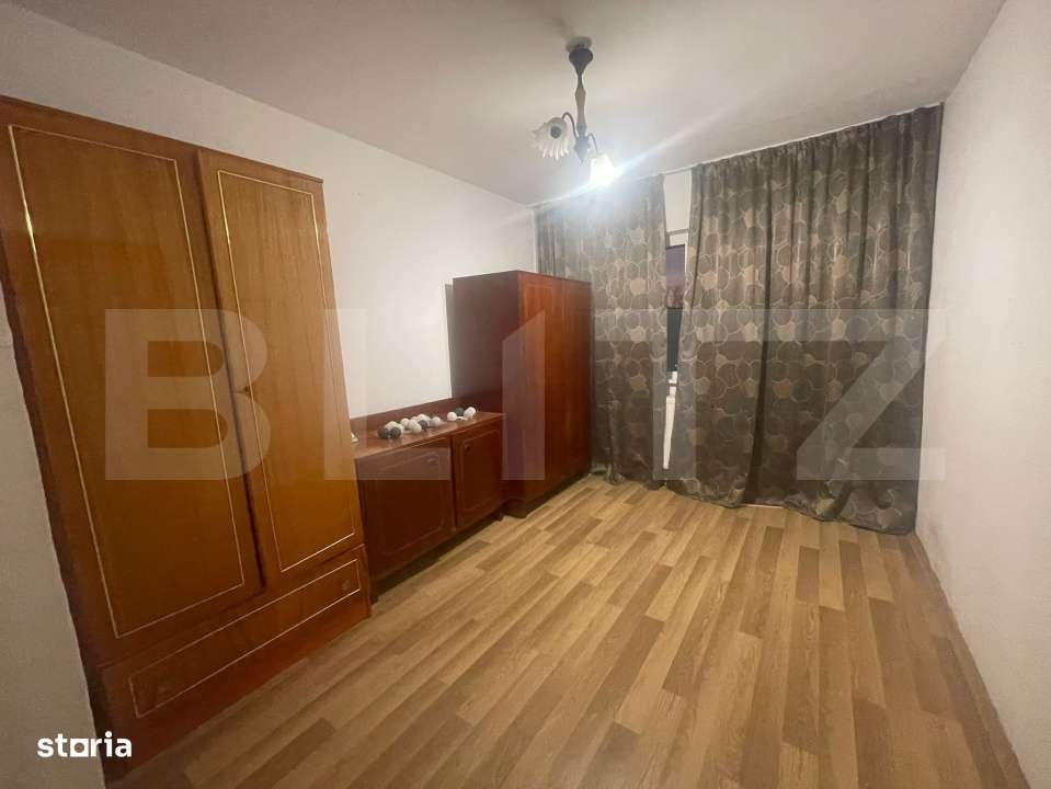 Apartament 3 camere, 70 mp si balcon inchis-5